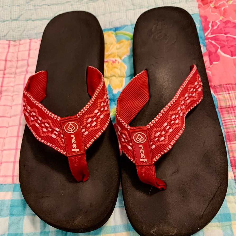 Reef Red and Black Flip Flops Size 9